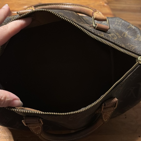 Louis Vuitton Monogram Speedy 30 - Picture 10 of 15